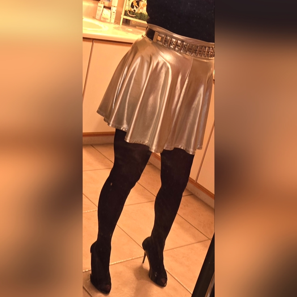 Skirt, silver size medium, 16" long m.